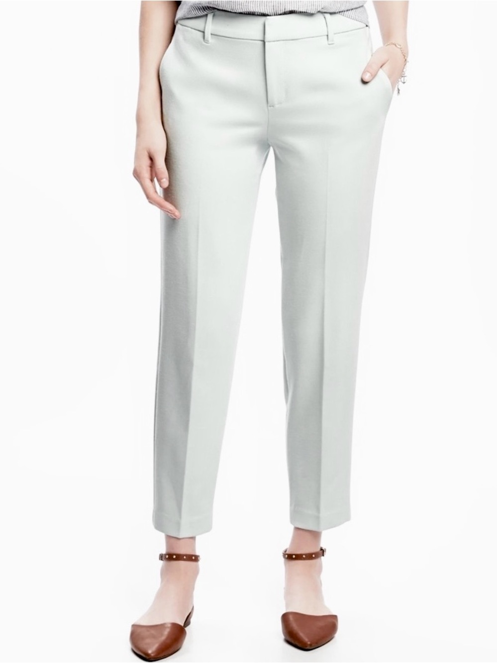 🍦Old Navy Harper mid-rise ankle pants in light khaki. Size 8.